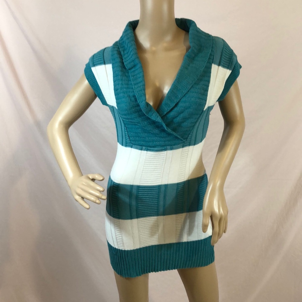 Adore teal and white knit top